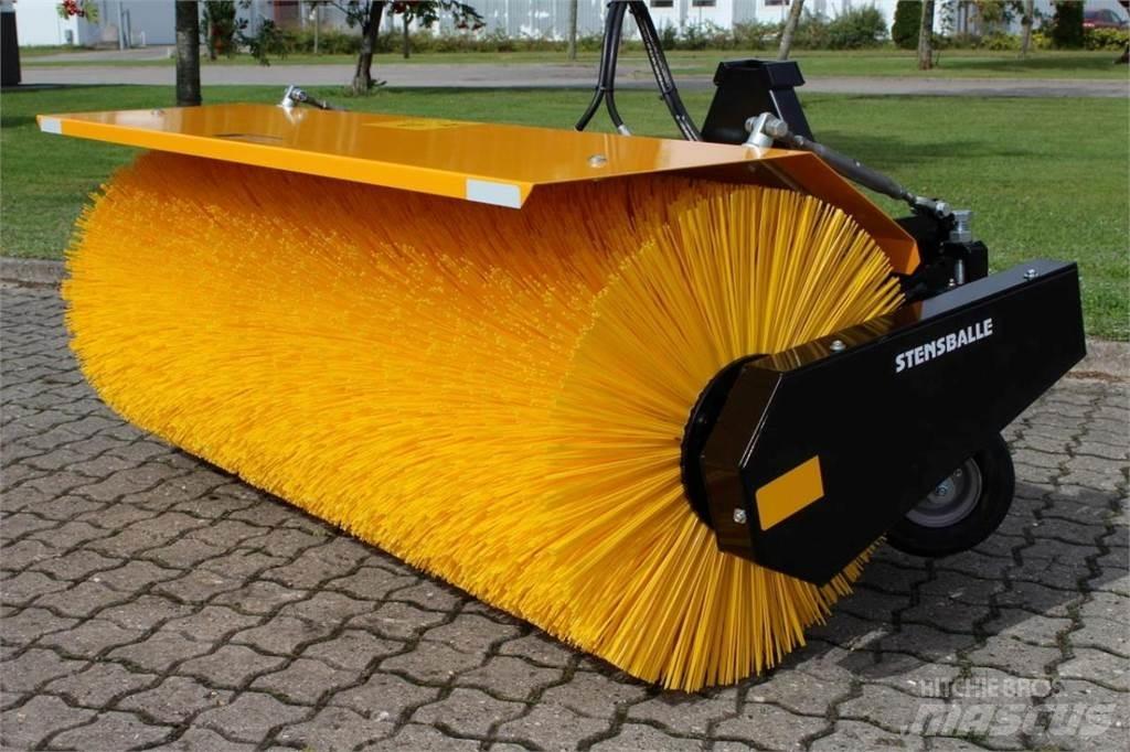 GMR FF 1500 MA Zamiatarki - Zgarniarki - Odśnieżarki