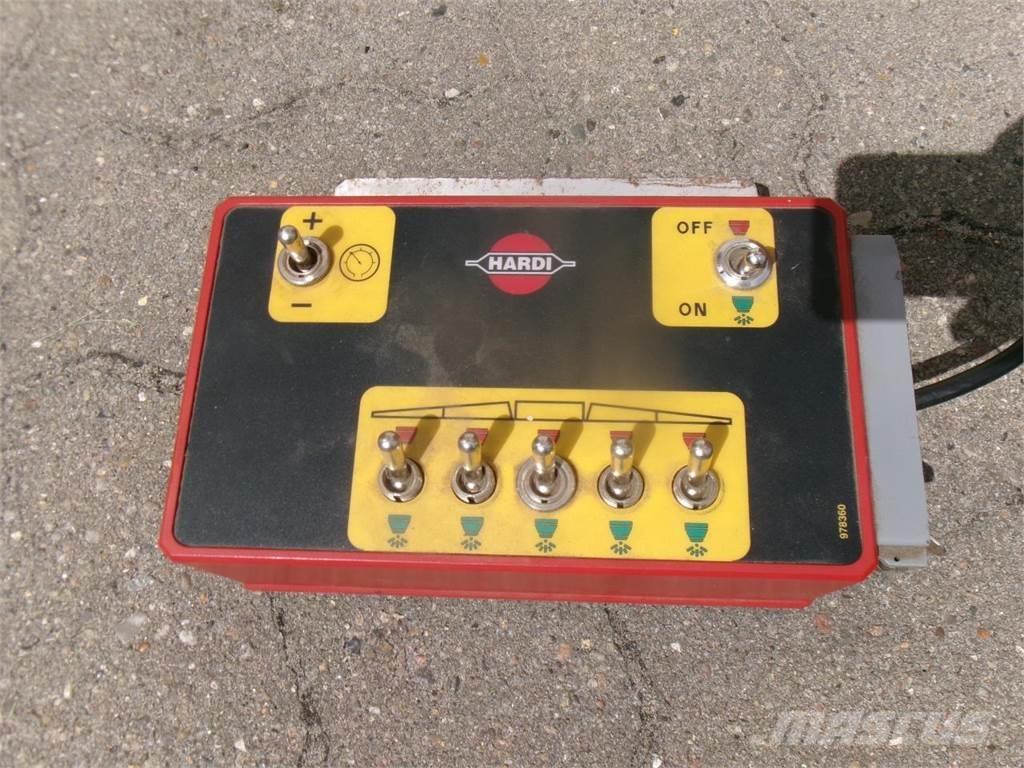Hardi 1200L 15 M Zamontowane opryskiwacze