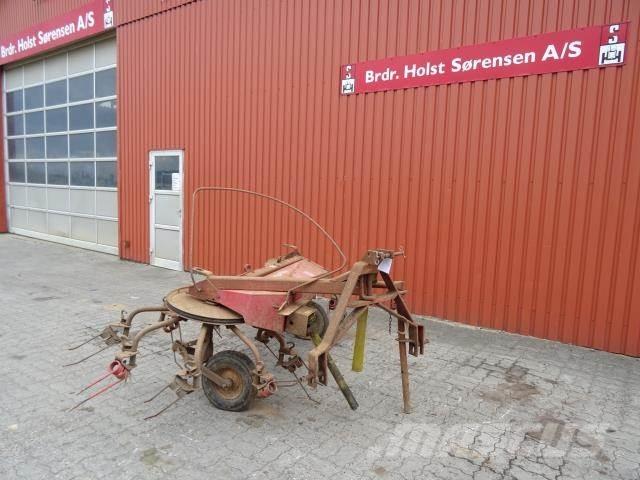 JF CR 320 Zgrabiarki i przetrząsacze