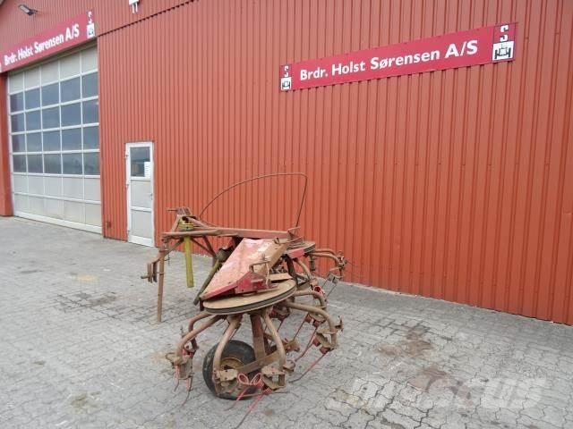 JF CR 320 Zgrabiarki i przetrząsacze