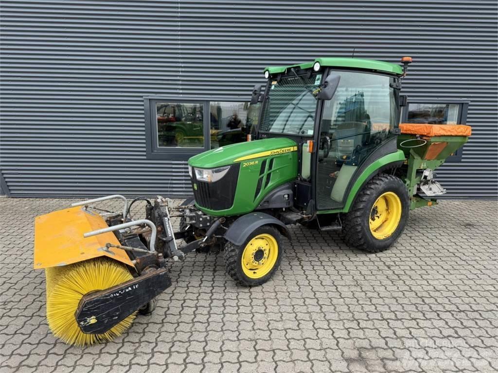 John Deere 2036R Mikrociągniki