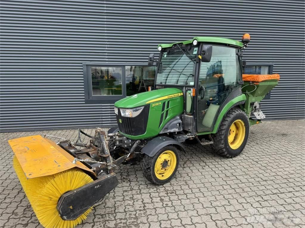John Deere 2036R Mikrociągniki