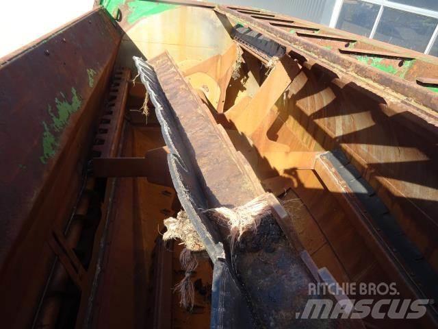 Keenan MF 380 Wozy paszowe