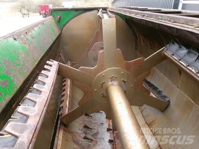 Keenan MF380 Wozy paszowe