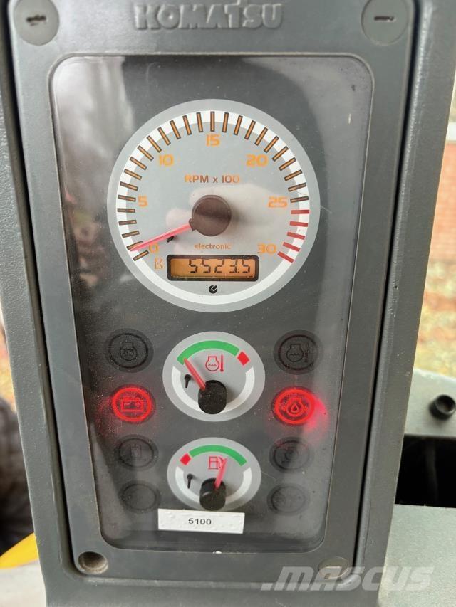 Komatsu WB97 Koparko-ładowarki