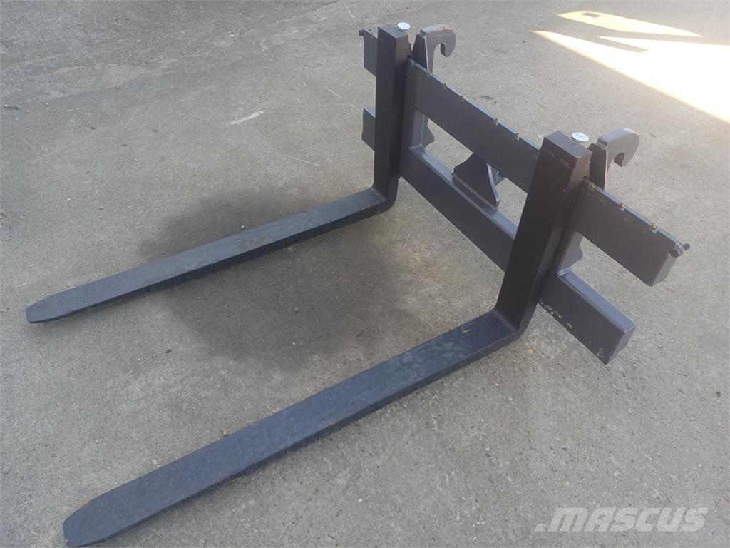 MO PALLEGAFFELSÆT Ładowacze i koparki czołowe