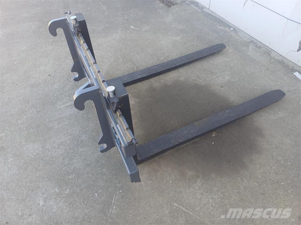 MO PALLEGAFFELSÆT Ładowacze i koparki czołowe