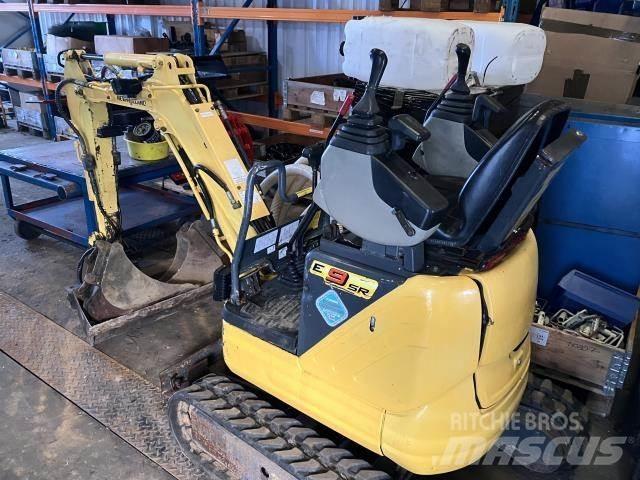 New Holland E09SR Minikoparki