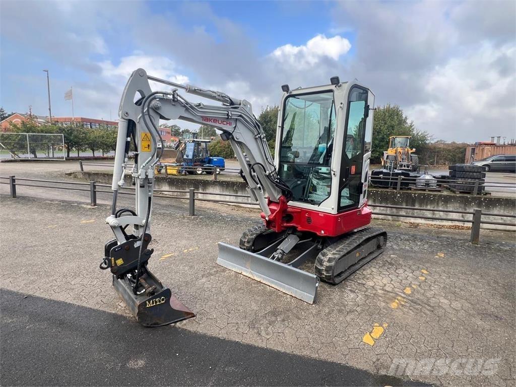 Takeuchi TB325R Minikoparki