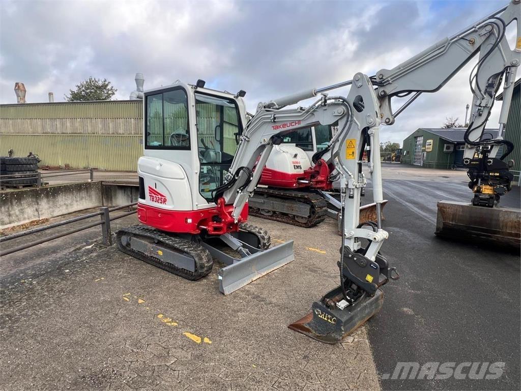 Takeuchi TB325R Minikoparki