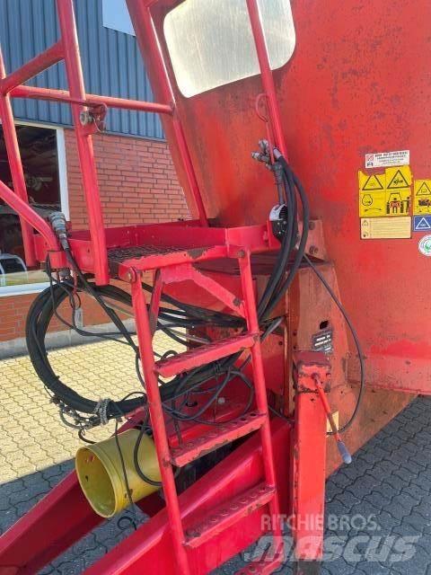 Trioliet 2400 L Wozy paszowe