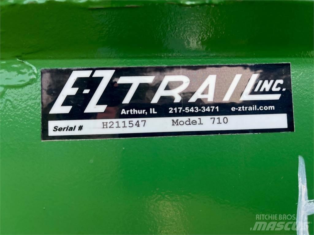 E-Z Trail 710 Przyczepy zbożowe
