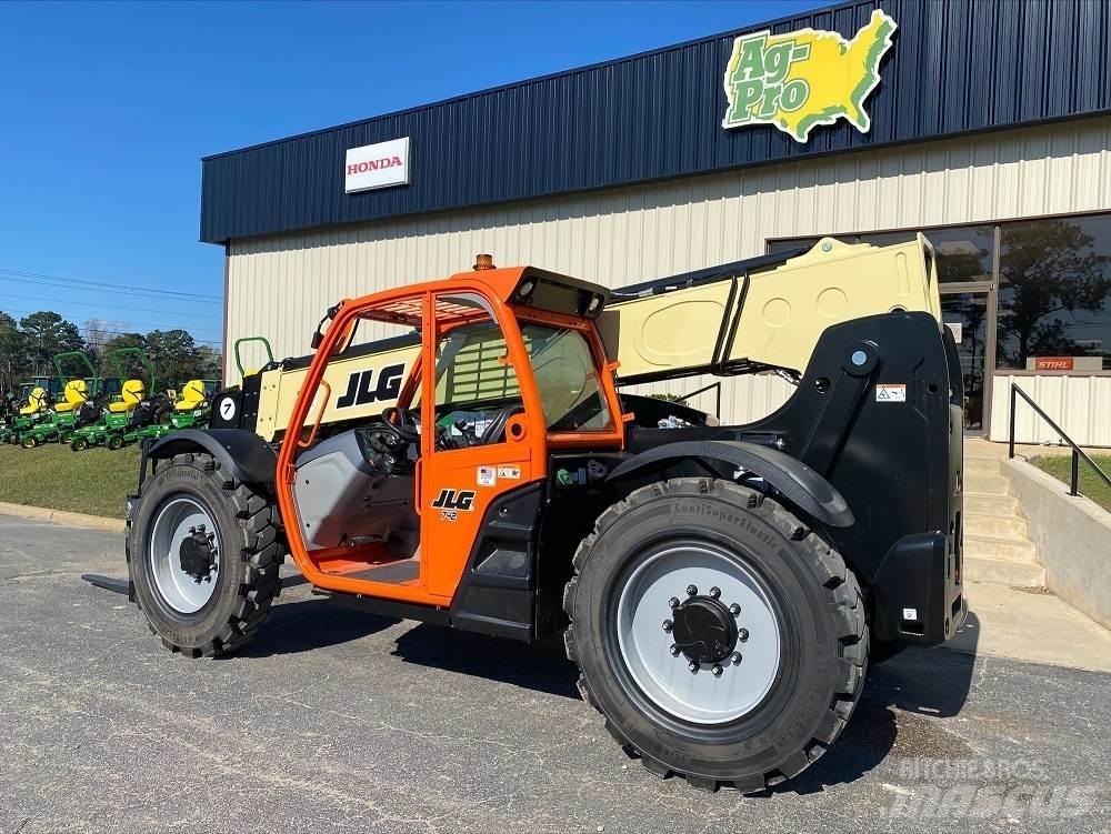 JLG 742 Ładowarki teleskopowe