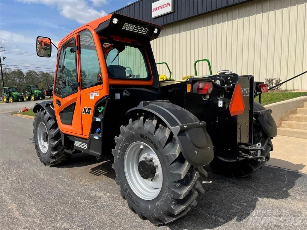 JLG 823 Ładowarki teleskopowe