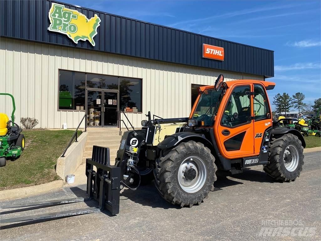 JLG 832 Ładowarki teleskopowe
