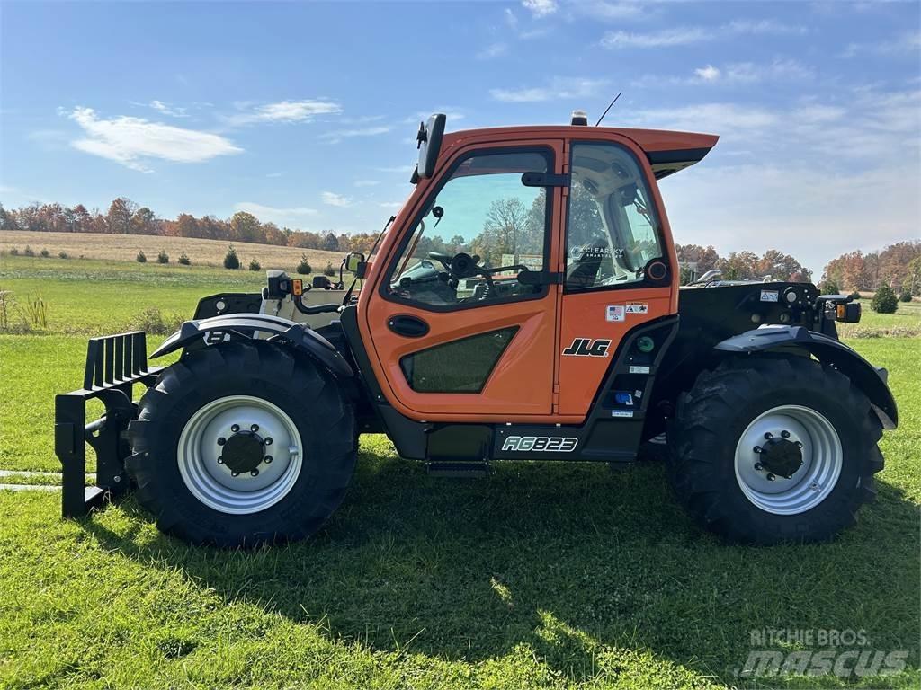 JLG AG823 Ładowarki teleskopowe