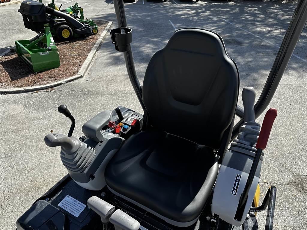 John Deere 17 P Minikoparki