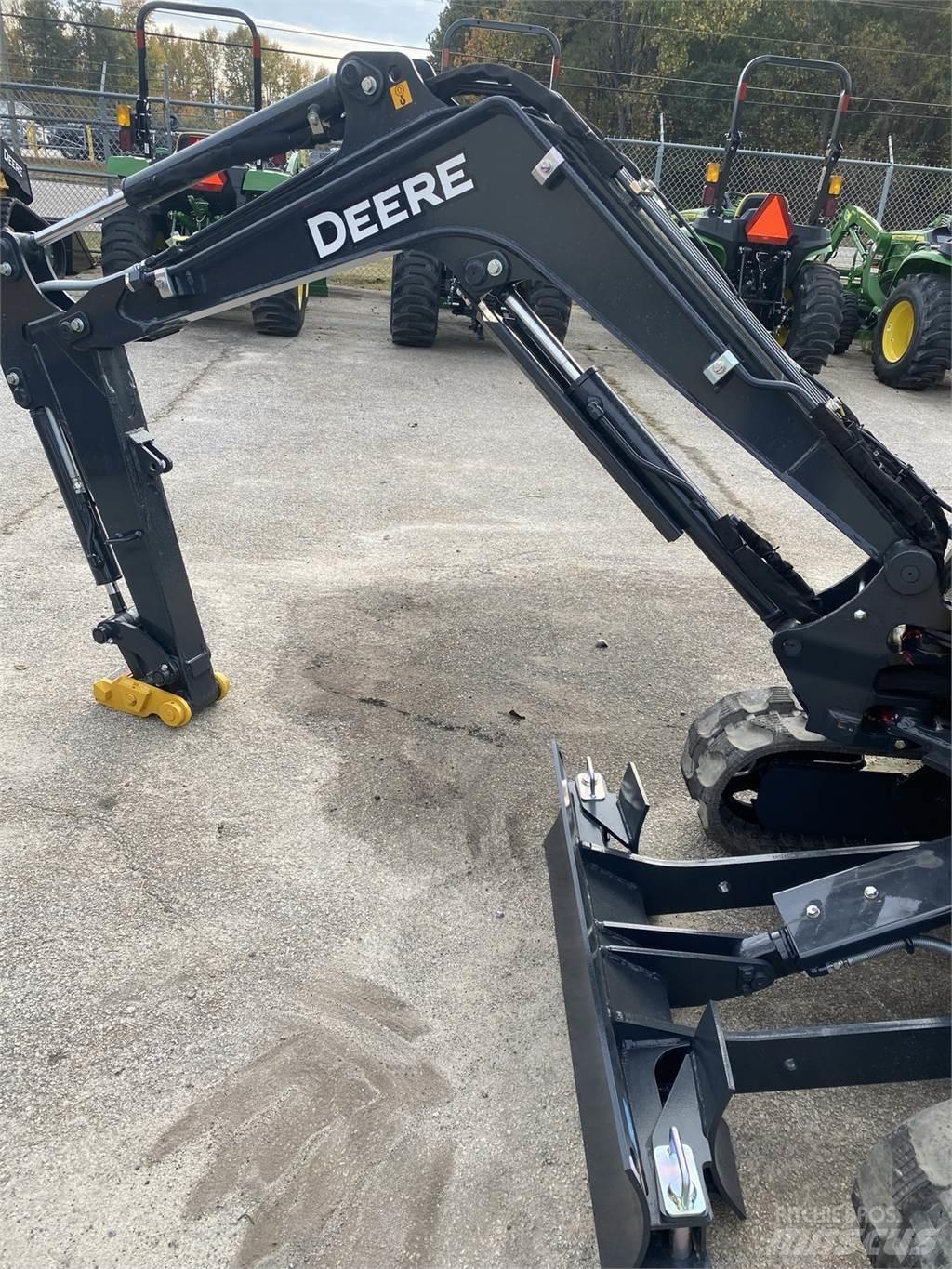 John Deere 17 P Minikoparki