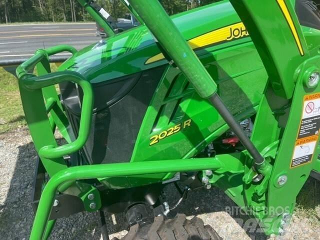 John Deere 2025R Mikrociągniki