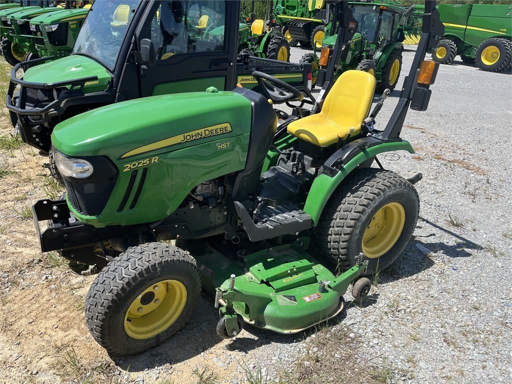 John Deere 2025R Mikrociągniki