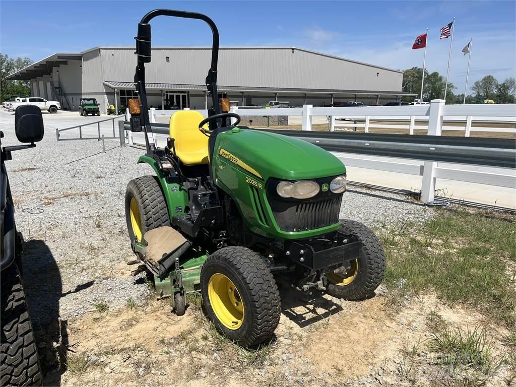 John Deere 2025R Mikrociągniki