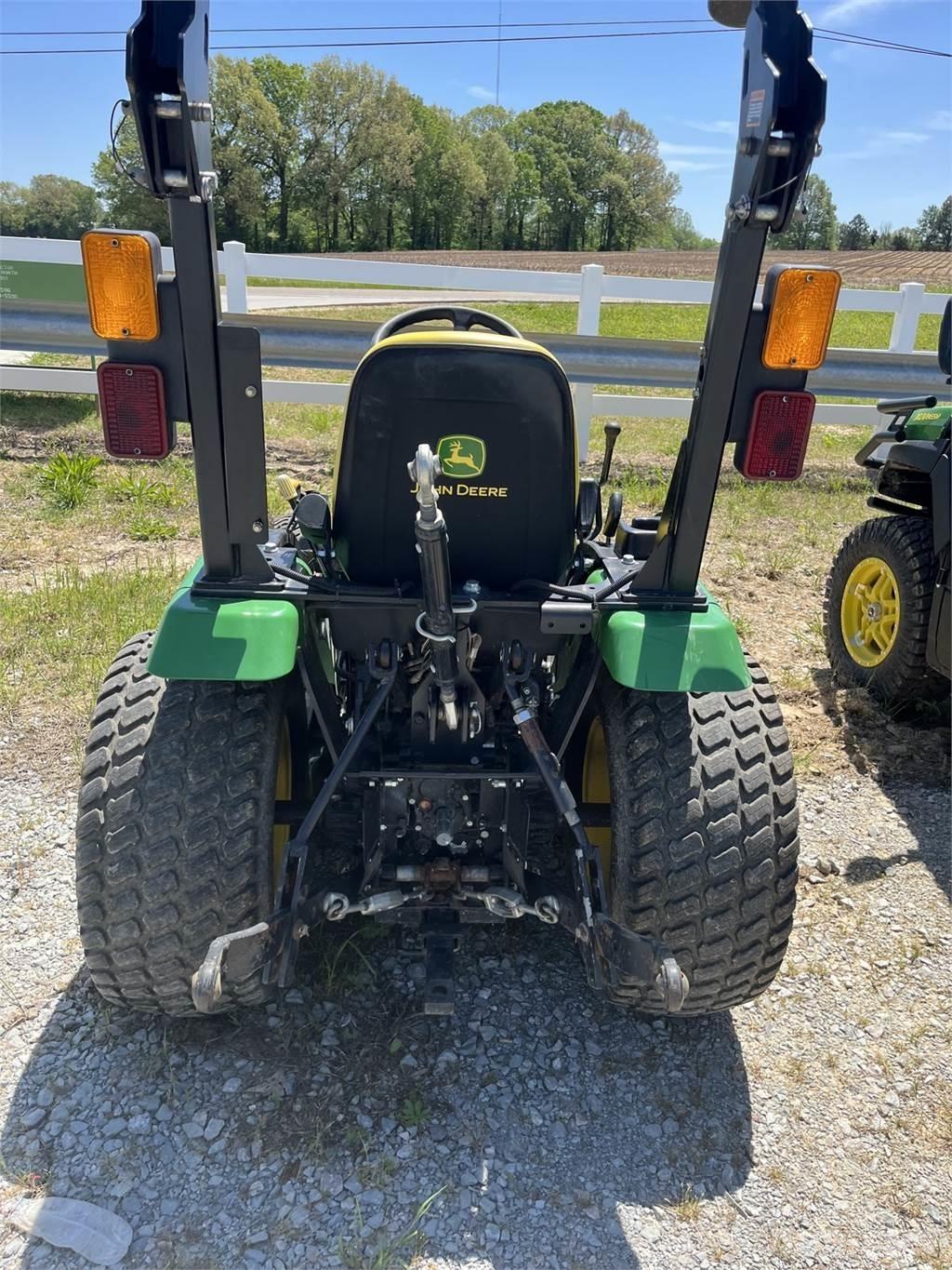 John Deere 2025R Mikrociągniki
