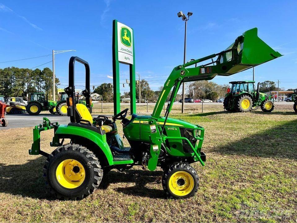 John Deere 2032R Mikrociągniki