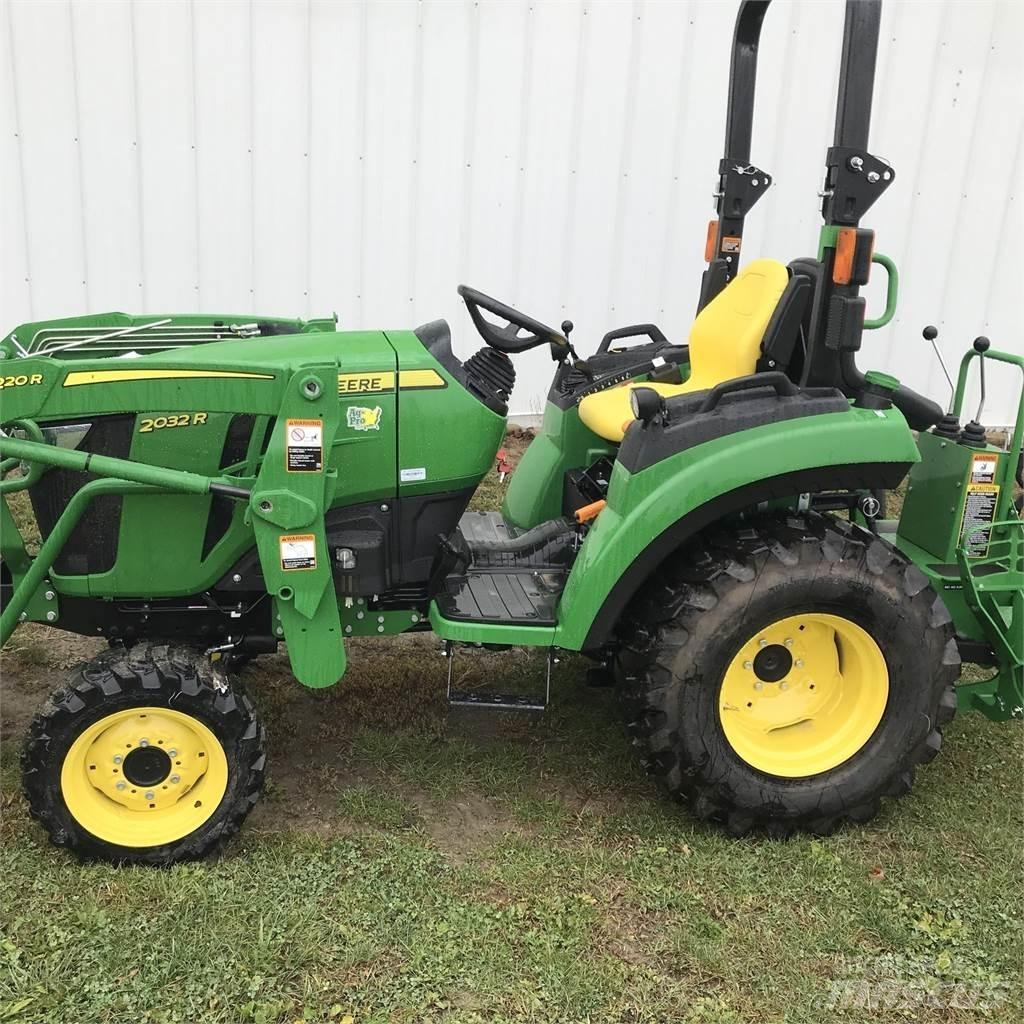 John Deere 2032R Mikrociągniki