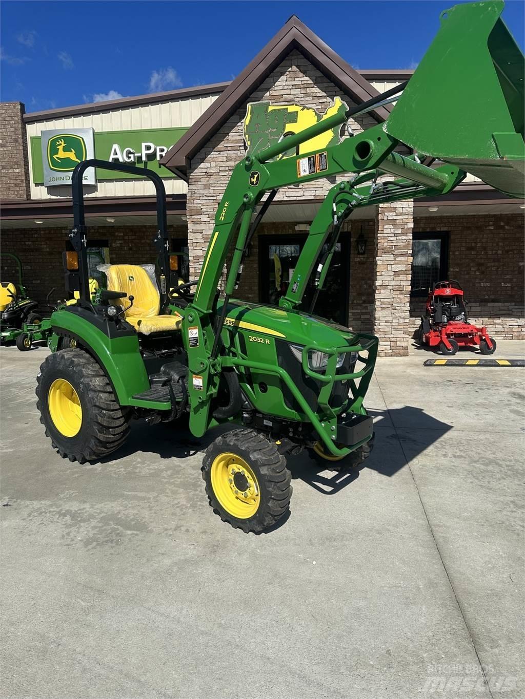 John Deere 2032R Mikrociągniki