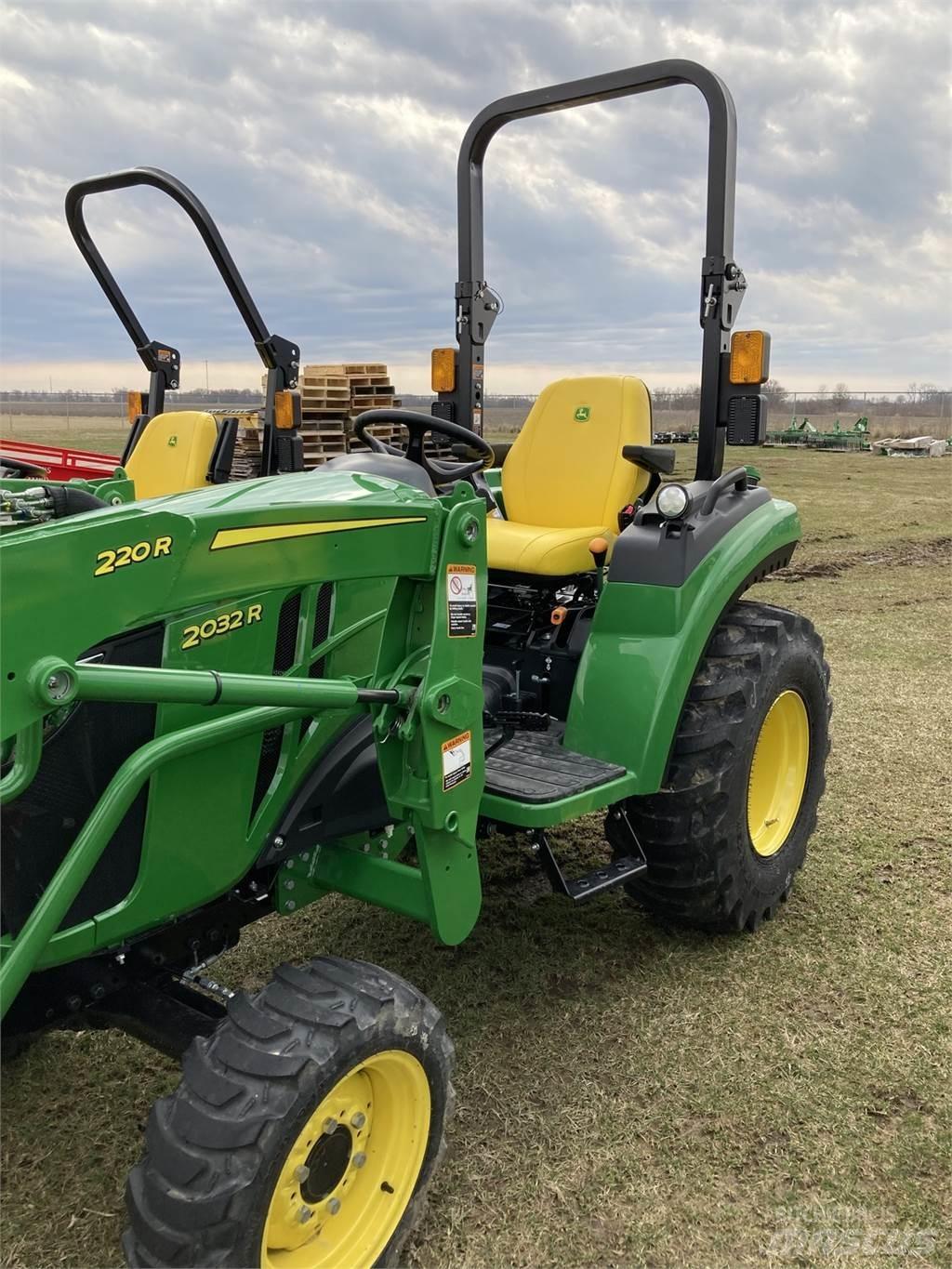 John Deere 2032R Mikrociągniki