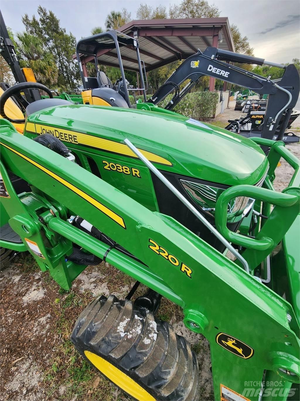 John Deere 2038R Mikrociągniki