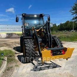 John Deere 204 G Miniładowarki
