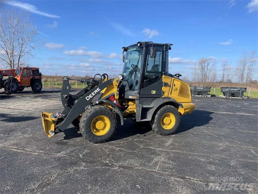 John Deere 244L Miniładowarki