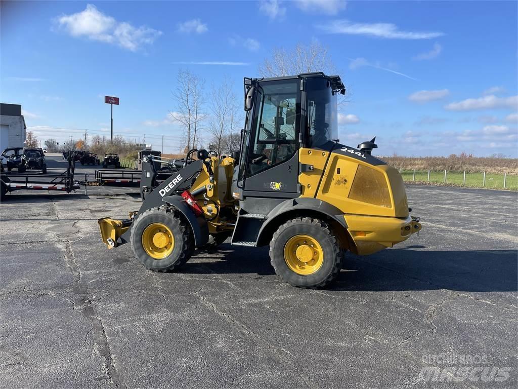 John Deere 244L Miniładowarki
