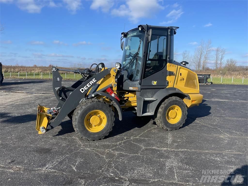 John Deere 244L Miniładowarki