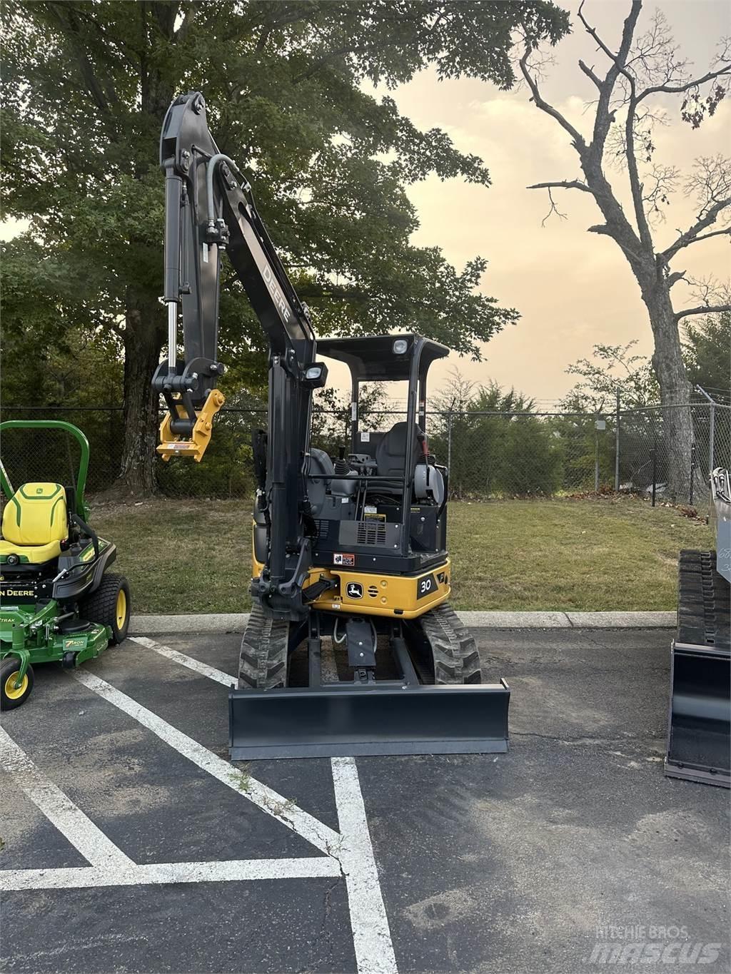 John Deere 30 P Minikoparki