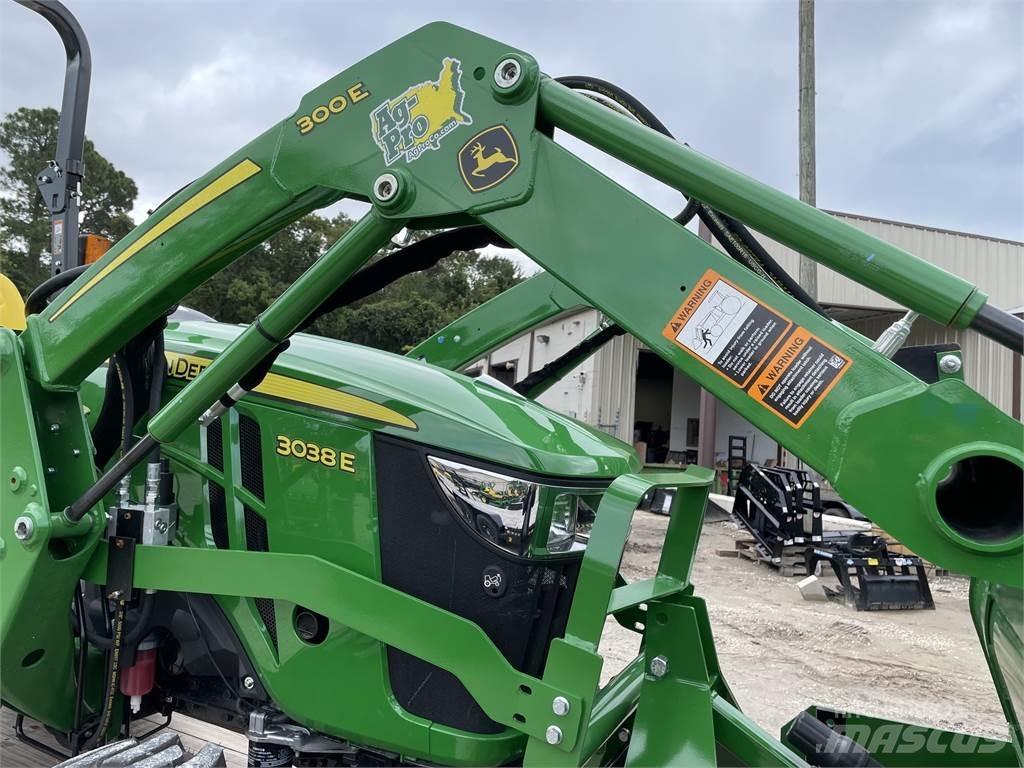 John Deere 3038E Mikrociągniki