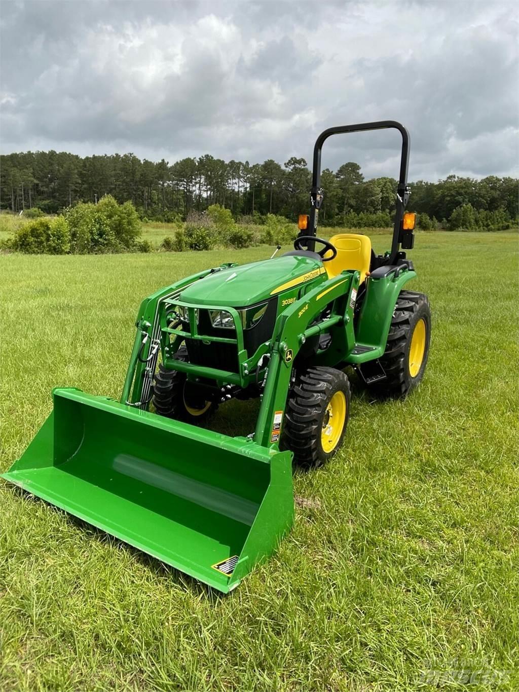 John Deere 3038E Mikrociągniki