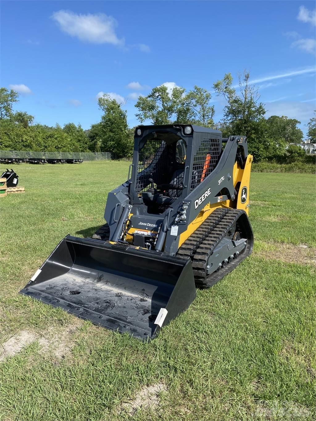 John Deere 317G Miniładowarki