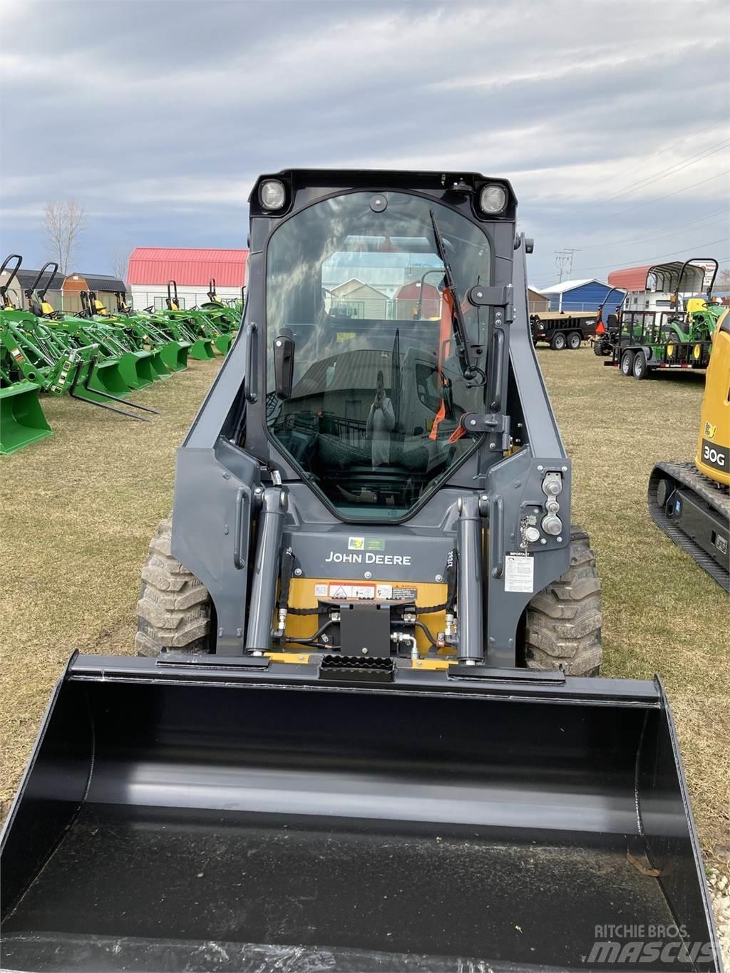 John Deere 318G Ładowarki burtowe