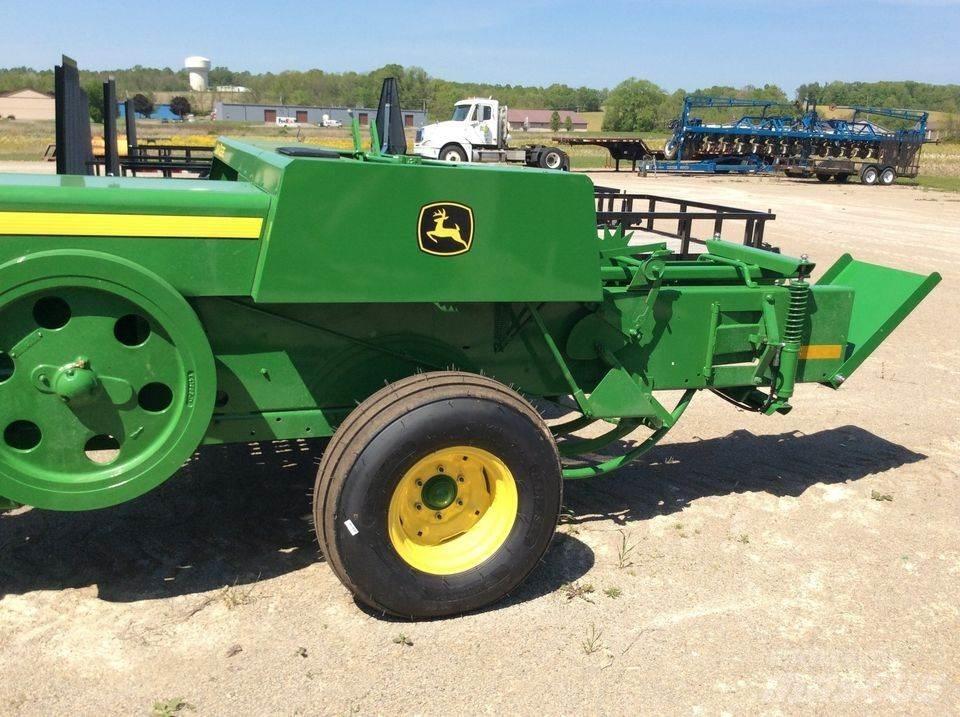 John Deere 348 Prasy kostkujące