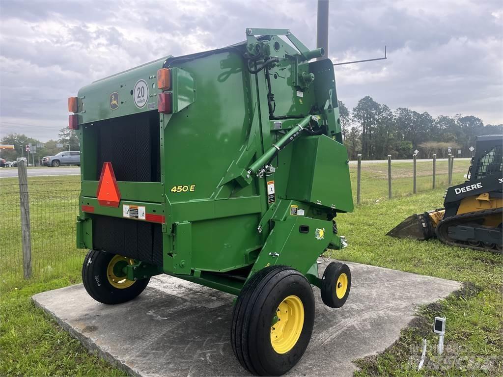 John Deere 450E Prasy zwijające