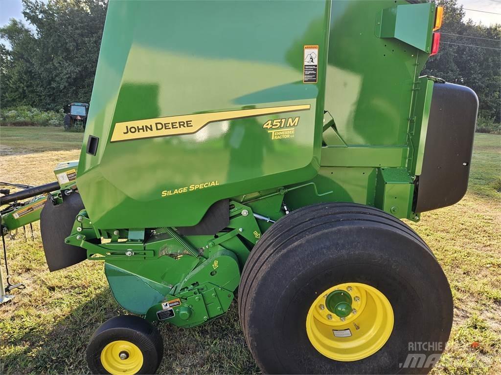 John Deere 451M Prasy zwijające