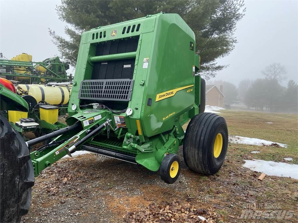 John Deere 451M Prasy zwijające