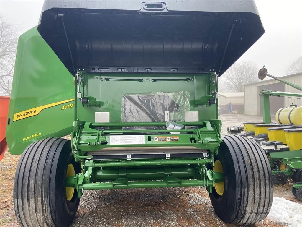 John Deere 451M Prasy zwijające