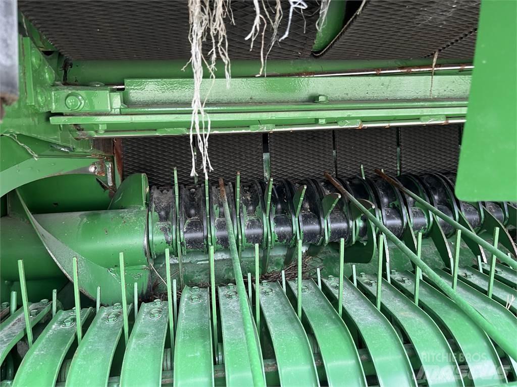 John Deere 451M Prasy zwijające