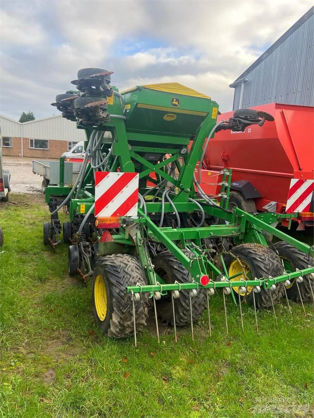 John Deere 750A Siewniki