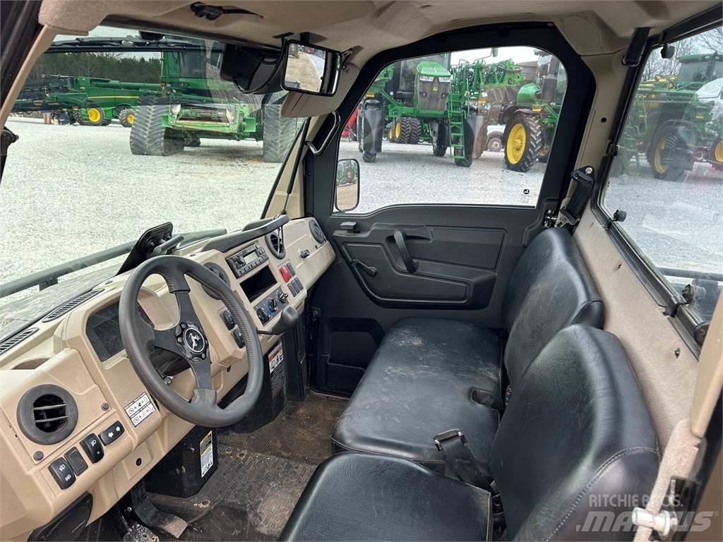 John Deere 835R Maszyny komunalne