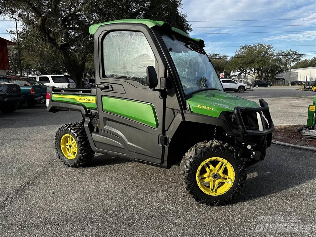 John Deere 835R Maszyny komunalne