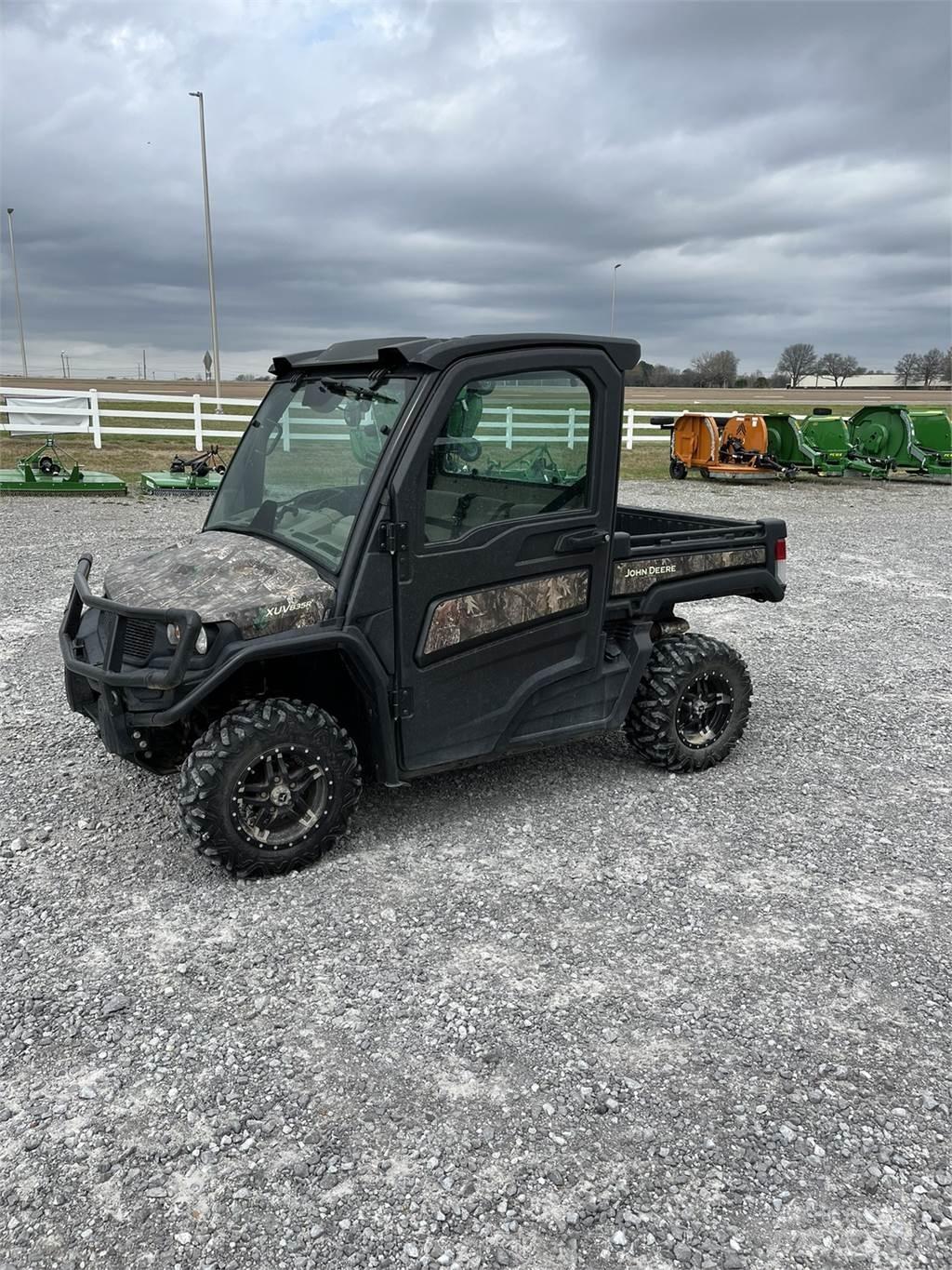 John Deere 835R Maszyny komunalne